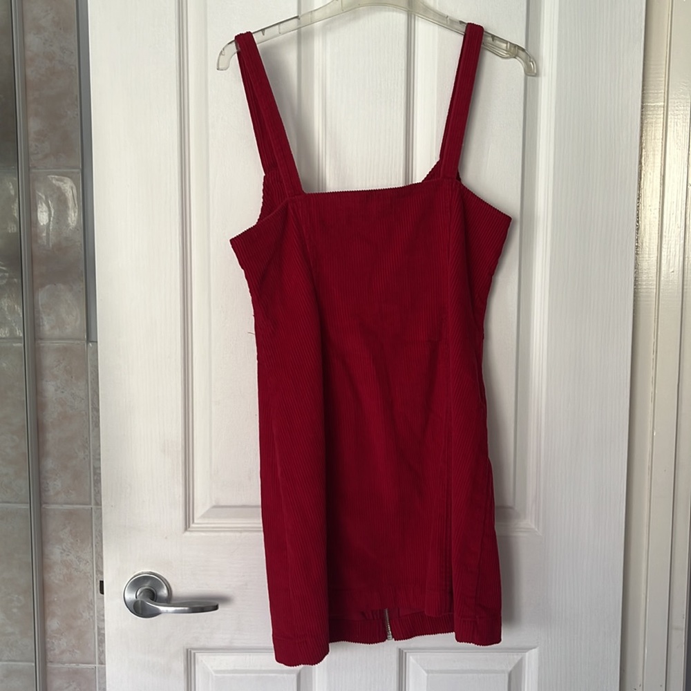 Red Topshop petite above the knee length zip up dress. - Picture 2 of 3